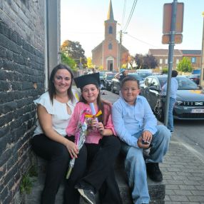 Ana, Gezin in Binche