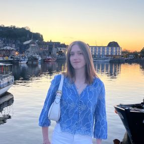 Alexia, Babysit in Hamois