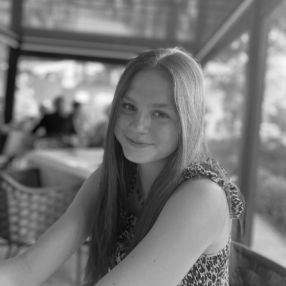 Julia, Babysitter à Riemst