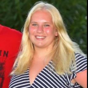 Lore, Babysitter in Rijkevorsel
