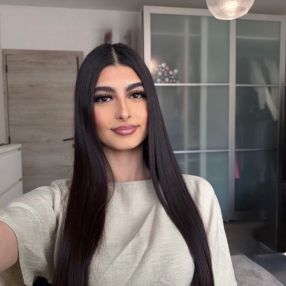 Asli, Babysitter à Vosselaar