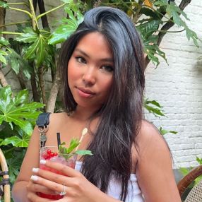 Yasumin, Babysitter in Roeselare