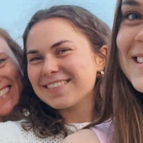 Daphné, Babysitter à Hannut