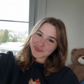 Eva, Babysitter à Brugge