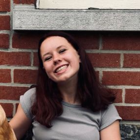 Hailey, Babysit in Lievegem