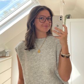 Laure, Babysit in Steenput