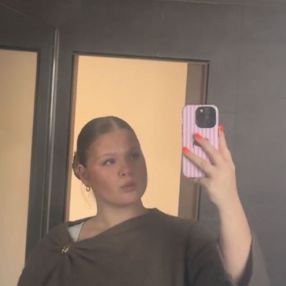 Amber, Babysitter à Zedelgem