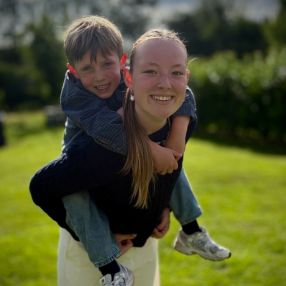 Elouise, Babysit in Bilzen