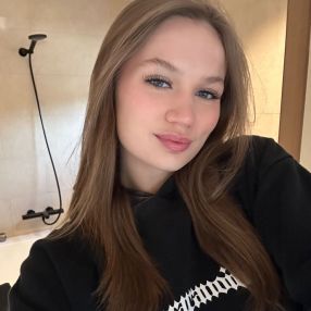 Phoebe, Babysitter in Mortsel