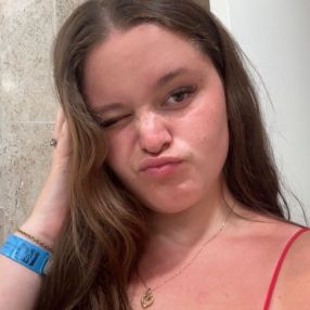 Livy, Babysitter à Fexhe-le-Haut-Clocher