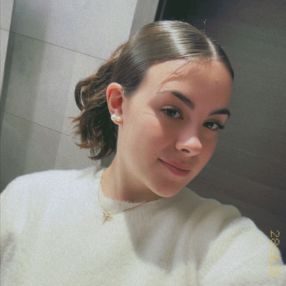 Maureen, Babysitter à Châtelet