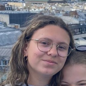 Evelien, Babysit in Merchtem