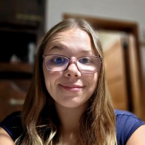 Lucy, Babysitter à Rixensart