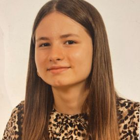 Chloé, Babysitter à La Bruyère