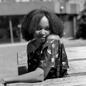 Confidence, Babysitter à Evere