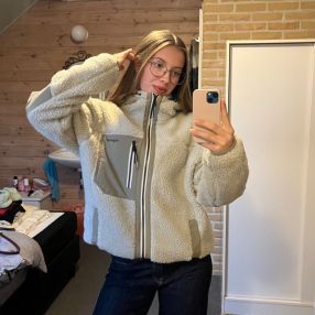 Liene, Babysitter à Haacht