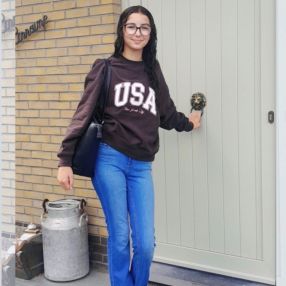 Alizée, Babysitter in Poperinge