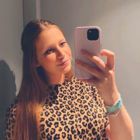 Romane, Babysitter à Floreffe
