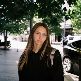 Eva, Babysit in Le Rœulx