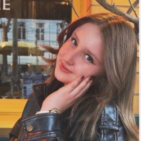 Beyza, Babysitter in Antwerpen