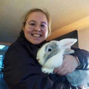 Amber, Babysit in Menen