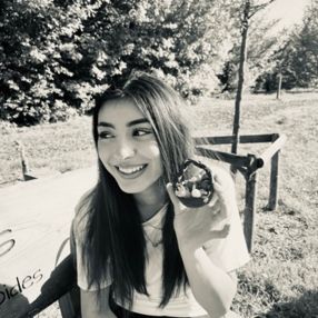 Ghena, Babysitter in Oudenaarde