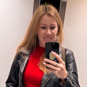 Lynn, Babysitter à Zwevegem