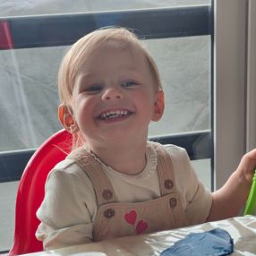Sara, Gezin in Schelle