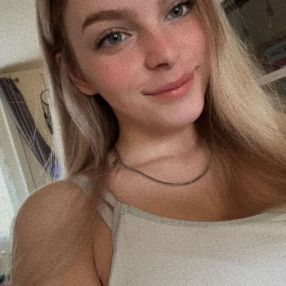 Chloé, Babysit in Visé