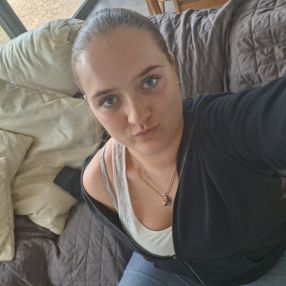Camille, Babysitter à Saint-Léger