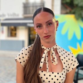 Emma, Babysitter à Chapelle-lez-Herlaimont