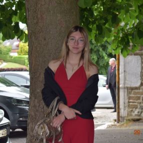 Marie, Babysit in Florenville