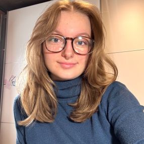 Sahra, Babysitter à Hannut