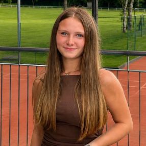 Jade, Babysit in Virton
