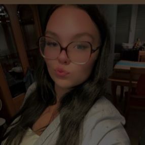 Alexia, Babysit in Les Bons Villers