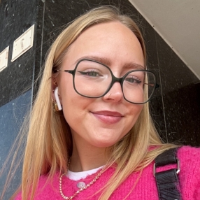 Ambre, Babysitter à Luik