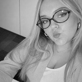 Laure, Babysitter in Grimbergen