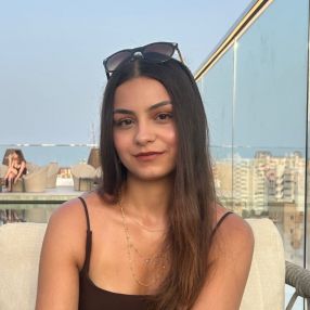 Eylul, Babysitter in Brussel