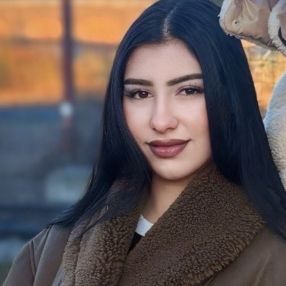 Simeonova, Babysitter à Charleroi