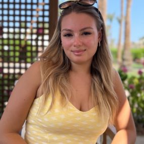 Manon, Babysitter à Jette