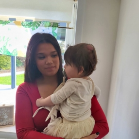 Morgan, Babysit in Lokeren