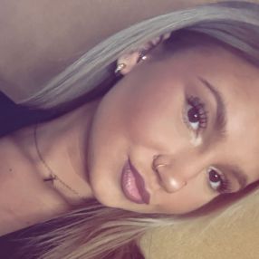 Savannah, Babysitter à Verviers