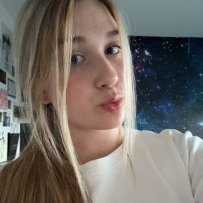 Anna, Babysit in Heers