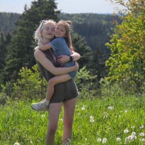 Sky, Babysit in Balen