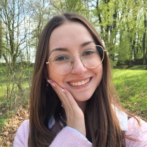 Manon, Babysitter à Farciennes
