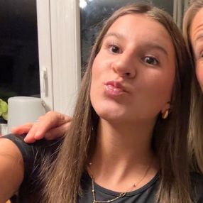 Eline, Babysit in Tintigny