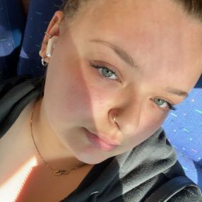Alix, Babysit in Marchin