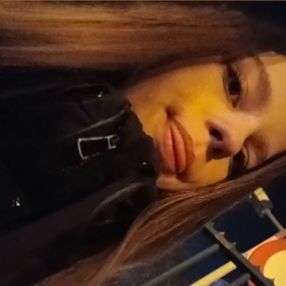 Elina, Babysit in Herzele