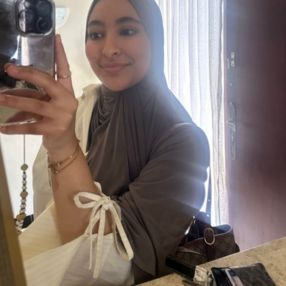 Yasmina, Babysitter à Waregem