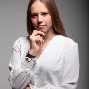 Eléa, Babysit in Perwijs